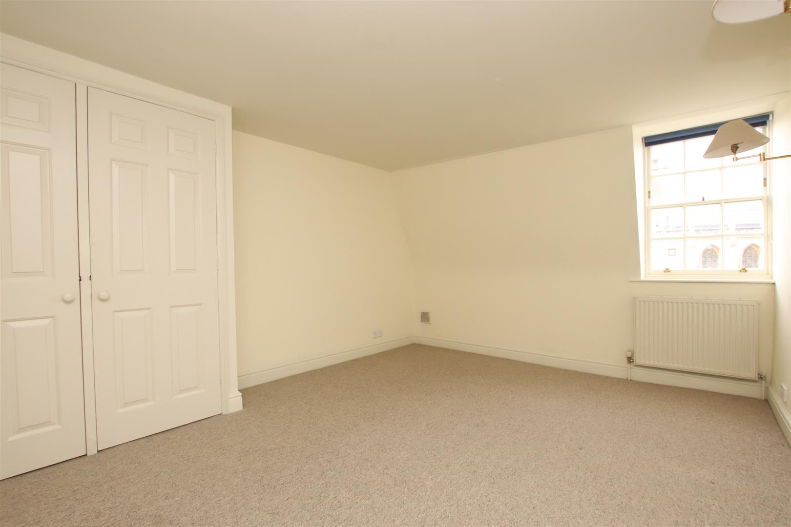 Beaufort East, Bath, BA1